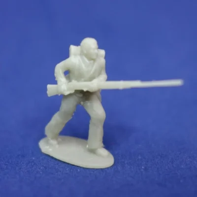Confederate soldier advancing bare head