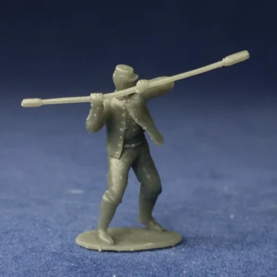 Union canoneer in kepi fighting with rammer striking high