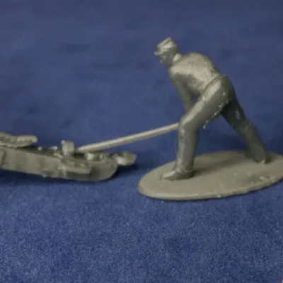 Confederate canoneer in kepi with handspike