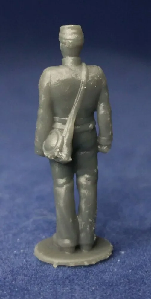 Union canoneer in kepi standing still - Image 2