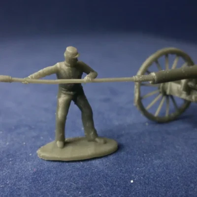 Union cannoneer loading cannon