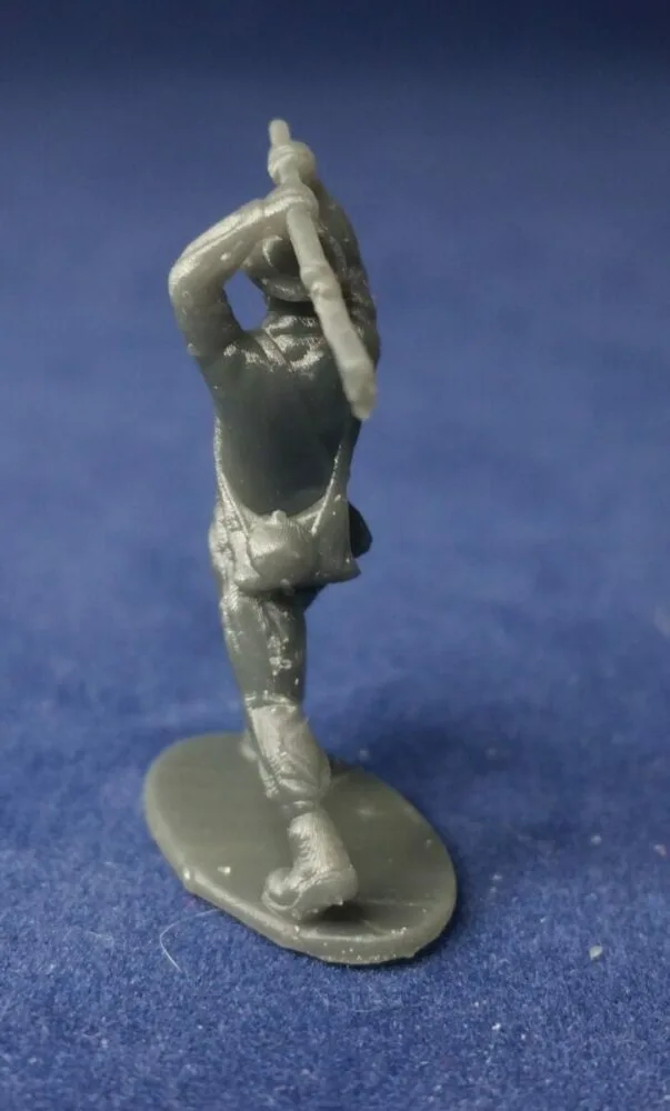 Confederate soldier in hat swings musket - Image 3