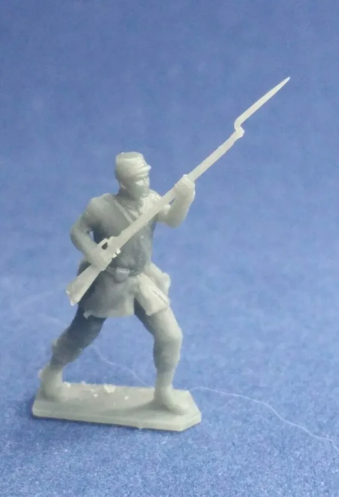 Union soldier in close quarters with enemy - Image 2