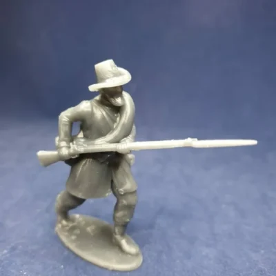 Union soldier in hardee hat advancing (Iron Brigade)