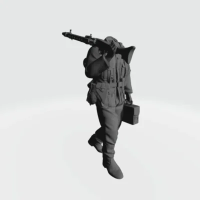 German WW2 Soldier walking with MG42 - AoW