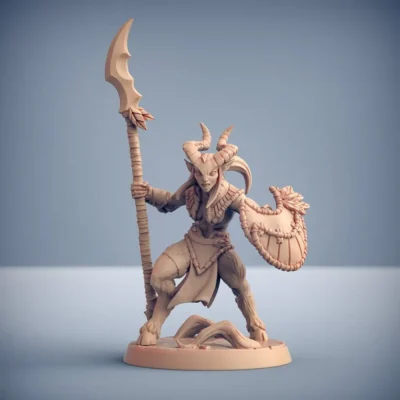 Satyr female with spear and shield AG