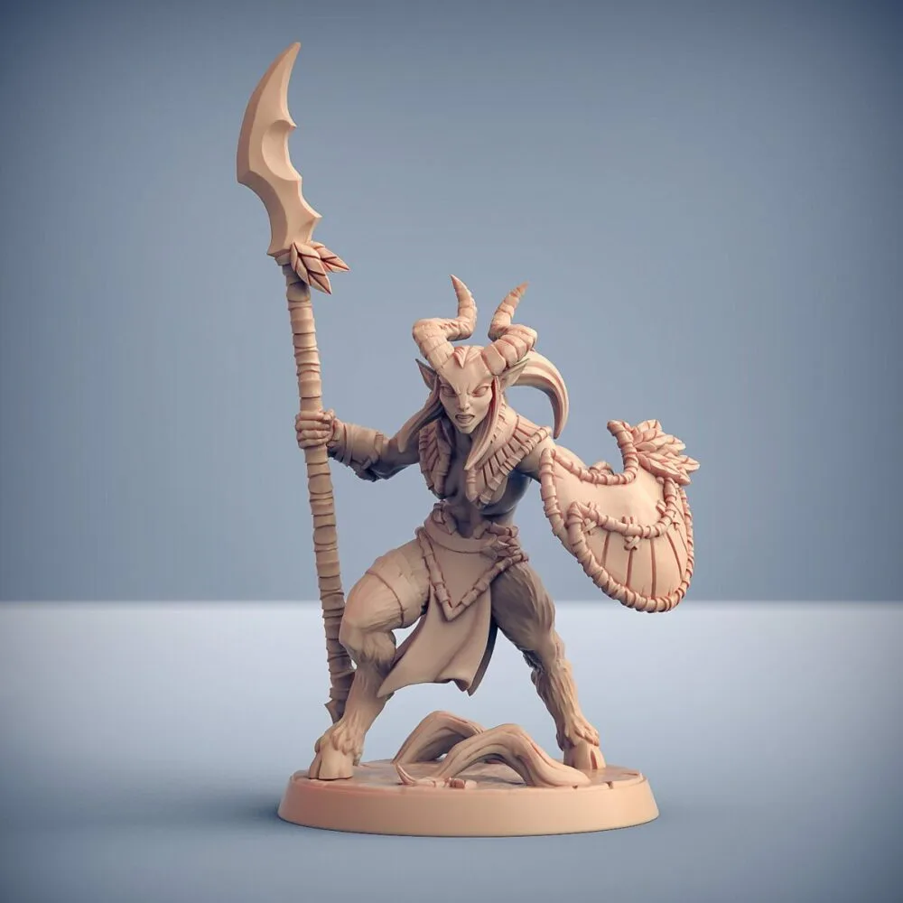 Satyr female with spear and shield AG